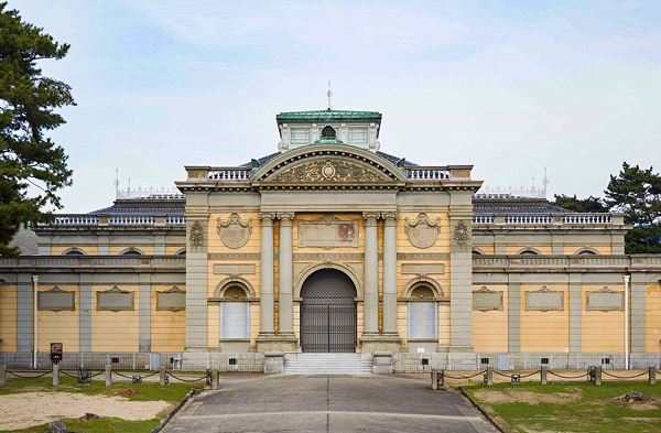 奈良国立博物館