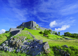 勝連城跡(あまわりパーク)