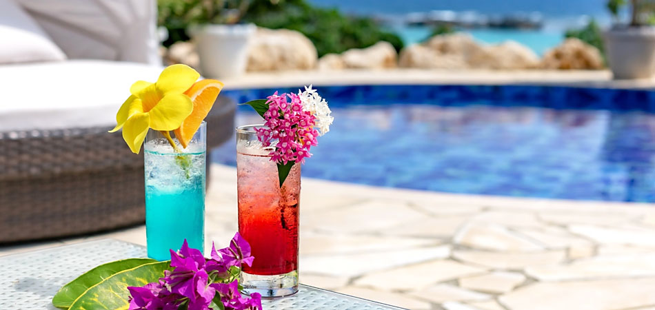 屋外プールのあるホテル