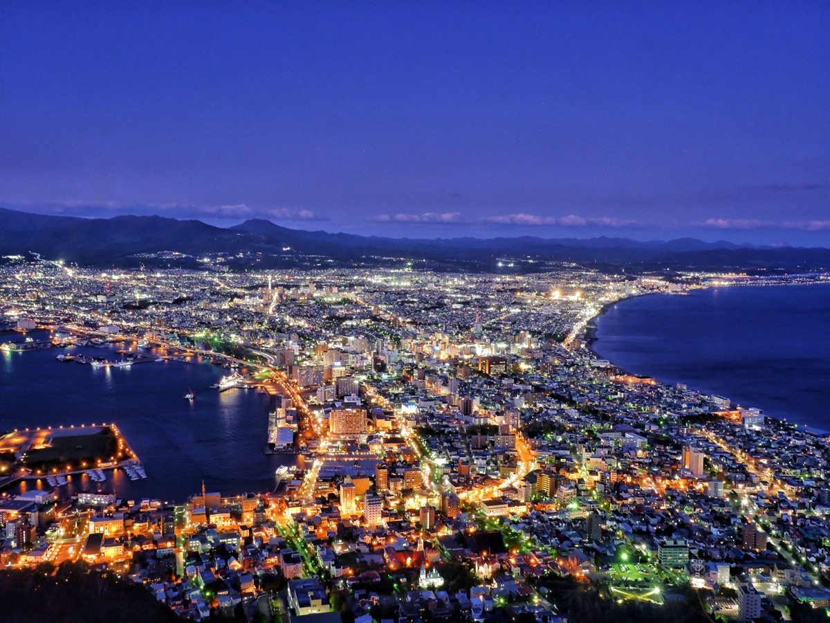 函館・洞爺湖畔・札幌】冬の100万ドルの函館山夜景と洞爺湖畔温泉