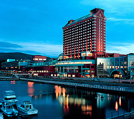 小樽港マリーナに面して建つインターナショナルホテル