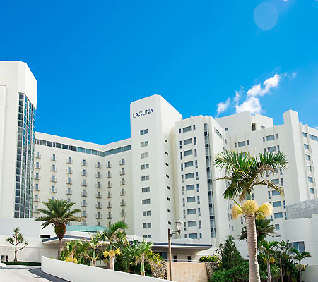 トロピカルビーチや、国際的なコンベンションセンターに隣接し、レジャーはもちろん、ビジネスでもご利用いただけるシティリゾートホテル！