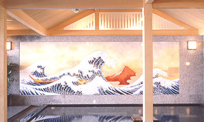 荒々しい大海を描いた壁画が印象的。女性和風呂は野花の壁画が描かれています。どちらも源泉かけ流しです。
