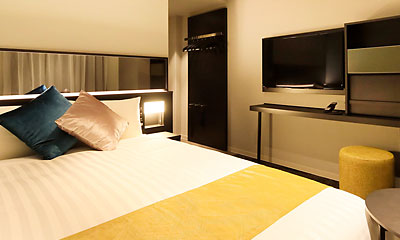 全室禁煙の客室は全室にシモンズ社製のベッドと個別空調を備え、充実したアメニティをご用意。