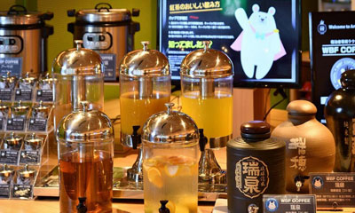 24時間無料で利用OK！コーヒー、紅茶、さんぴん茶、沖縄県産のフルーツジュース、ゆし豆腐、アーサ汁、泡盛などをご用意。