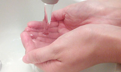 シャワー、バス、洗顔、飲料水はもちろん、ウォッシュレットまで全館にてお肌に優しい軟水を使用しています。