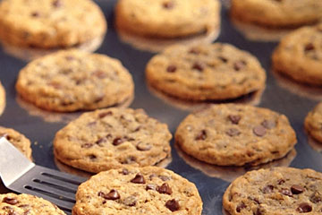 チェックインの際に、秘伝のレシピで作り上げられるダブルツリー特製チョコチップクッキーをプレゼント。