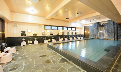 広々としたサウナ完備の人工温泉大浴場