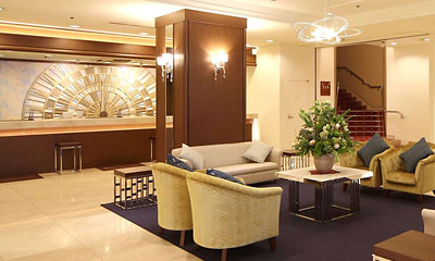 フロントではホテル周辺地図もご用意しています。神戸観光を楽しんでください。