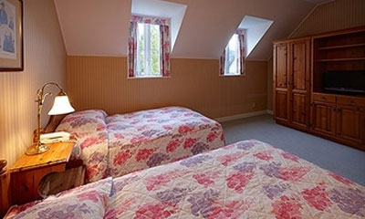 ２階にあるベッドルームには、それぞれ洗面スペースやクローゼットが設けられています。
