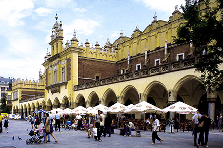 聖マリア教会と織物会館