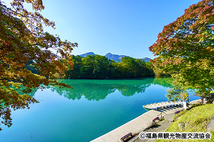 五色沼(毘沙門沼)