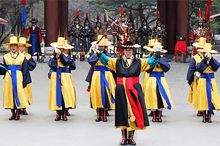 《世界遺産》景徳宮・王宮守門将交代儀式見学