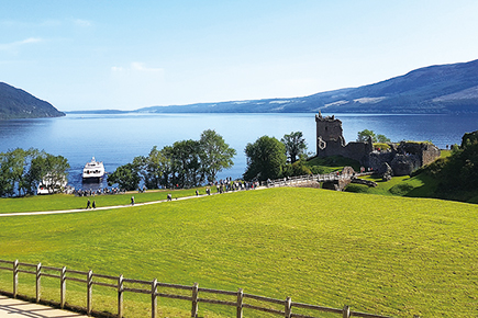 ネス湖（スコットランド）