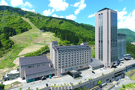 越後湯沢温泉「NASPAニューオータニ」